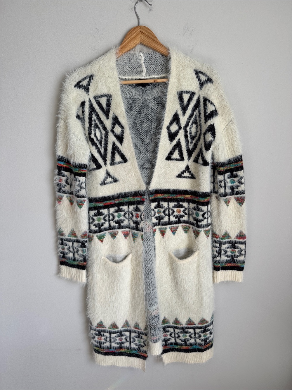 My Michelle Fuzzy Southwestern Aztec Long Cardigan Duster Size M - Picture 2 of 16